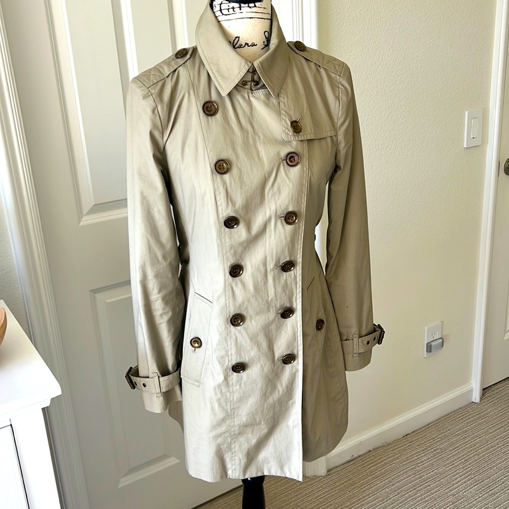 Burberry trench coat with removable hood and removable internal warmth lining